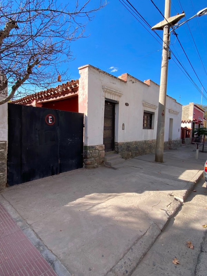 EXCLUSIVO TERRENO CON CASA ANTIGUA EN VENTA A SOLO 3 CUADRAS DE PLAZA PRINCIPAL DE CAFAYATE